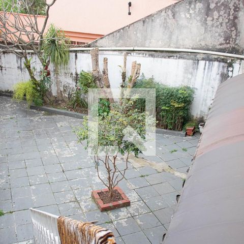 Casa à venda com 406m², 6 quartos e 3 vagas Casa à venda com 406m², 6 quartos e 3 vagasQuintal fundo