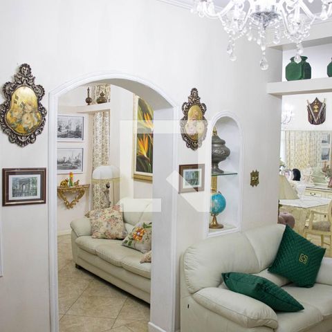 Casa à venda com 406m², 6 quartos e 3 vagas Casa à venda com 406m², 6 quartos e 3 vagasSala