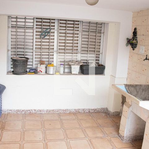 Casa à venda com 406m², 6 quartos e 3 vagas Casa à venda com 406m², 6 quartos e 3 vagasLavanderia