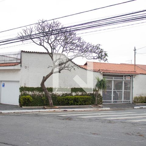 Casa à venda com 406m², 6 quartos e 3 vagas Casa à venda com 406m², 6 quartos e 3 vagasFachada