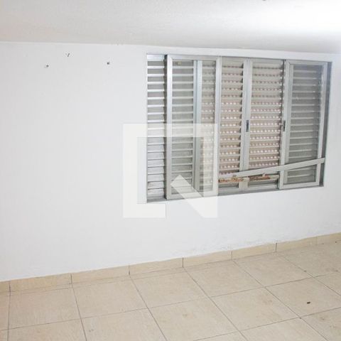 Casa à venda com 406m², 6 quartos e 3 vagas Casa à venda com 406m², 6 quartos e 3 vagasQuarto 4