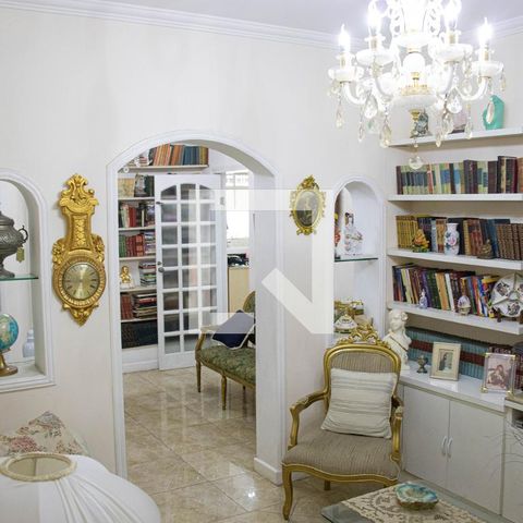 Casa à venda com 406m², 6 quartos e 3 vagas Casa à venda com 406m², 6 quartos e 3 vagasSala