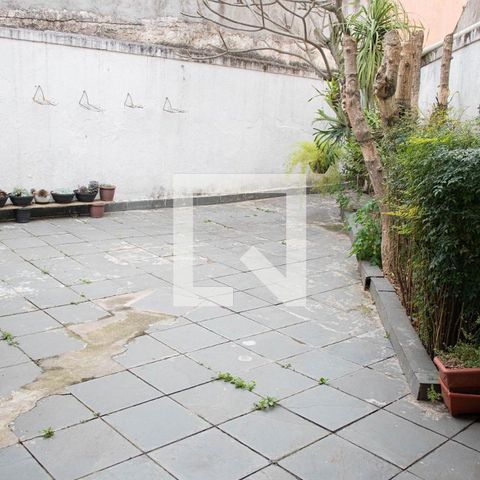 Casa à venda com 406m², 6 quartos e 3 vagas Casa à venda com 406m², 6 quartos e 3 vagasQuintal fundo