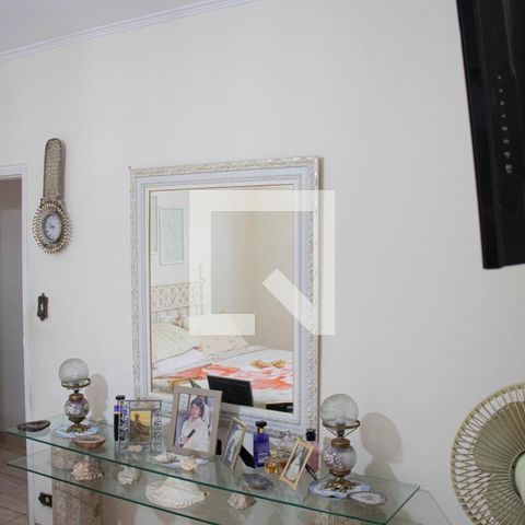 Casa à venda com 406m², 6 quartos e 3 vagas Casa à venda com 406m², 6 quartos e 3 vagasQuarto 1