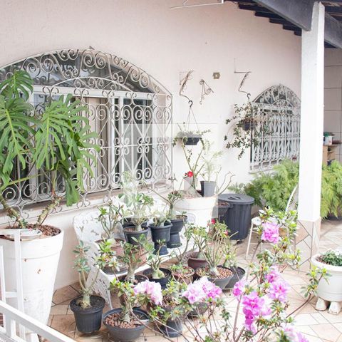 Casa à venda com 406m², 6 quartos e 3 vagas Casa à venda com 406m², 6 quartos e 3 vagasQuintal frente