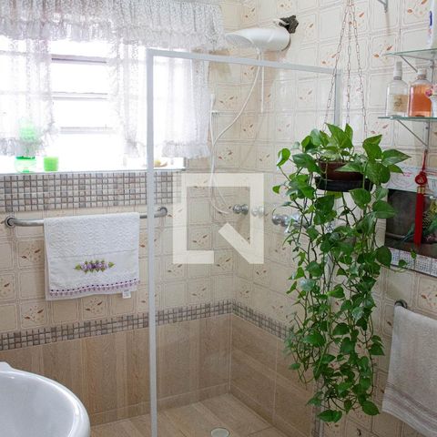 Casa à venda com 406m², 6 quartos e 3 vagas Casa à venda com 406m², 6 quartos e 3 vagasBanheiro 1