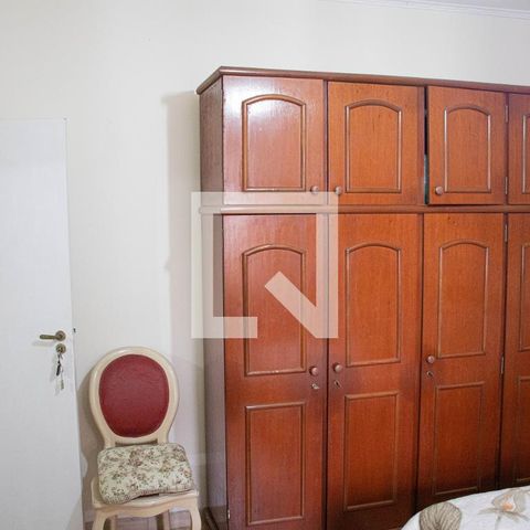 Casa à venda com 406m², 6 quartos e 3 vagas Casa à venda com 406m², 6 quartos e 3 vagasQuarto 2