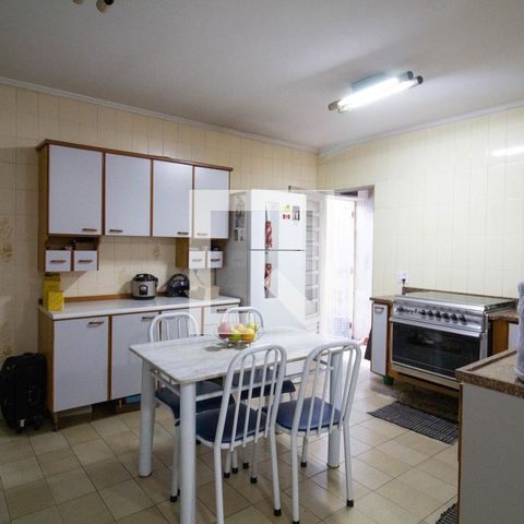 Casa à venda com 255m², 4 quartos e 2 vagasCozinha