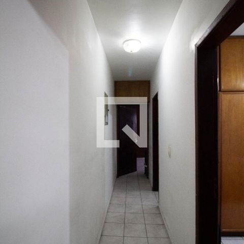 Casa à venda com 255m², 4 quartos e 2 vagasCorredor