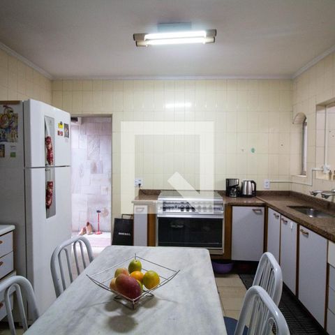 Casa à venda com 255m², 4 quartos e 2 vagasCozinha