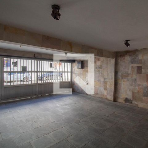 Casa à venda com 255m², 4 quartos e 2 vagasGaragem