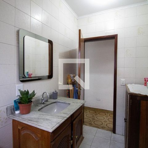 Casa à venda com 255m², 4 quartos e 2 vagasBanheiro