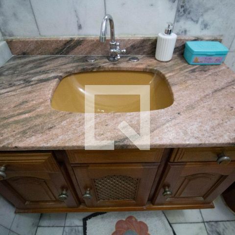 Casa à venda com 255m², 4 quartos e 2 vagasBanheiro 2
