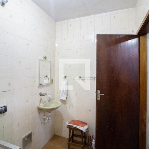Casa à venda com 255m², 4 quartos e 2 vagasBanheiro