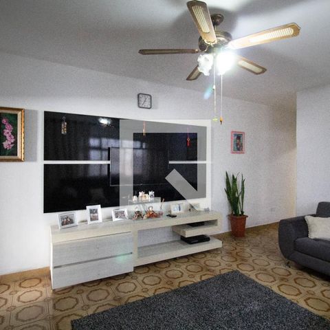 Casa à venda com 255m², 4 quartos e 2 vagasSala