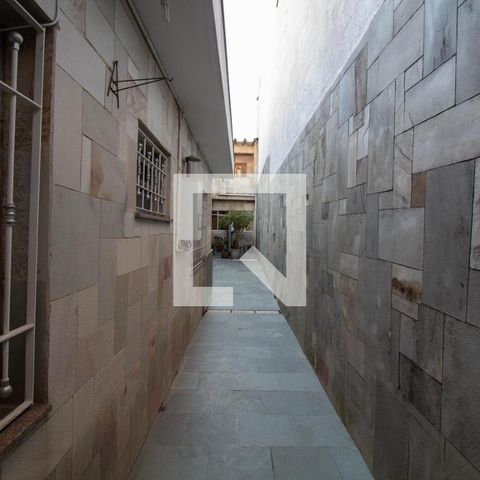 Casa à venda com 255m², 4 quartos e 2 vagasCorredor