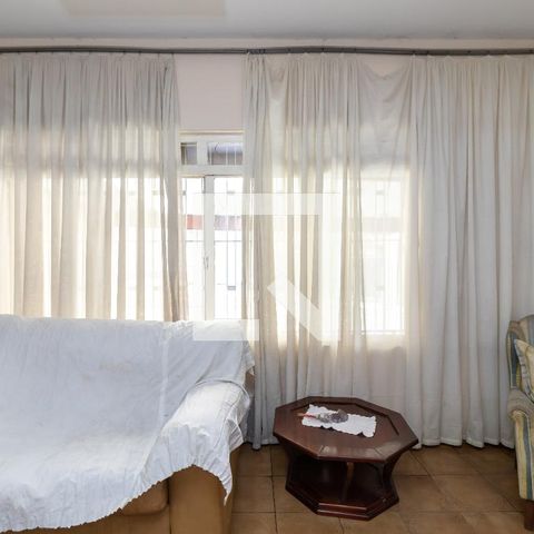 Casa à venda com 170m², 3 quartos e 2 vagasSala de Estar