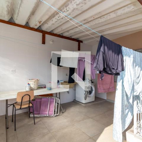 Casa à venda com 170m², 3 quartos e 2 vagasÁrea de Serviço