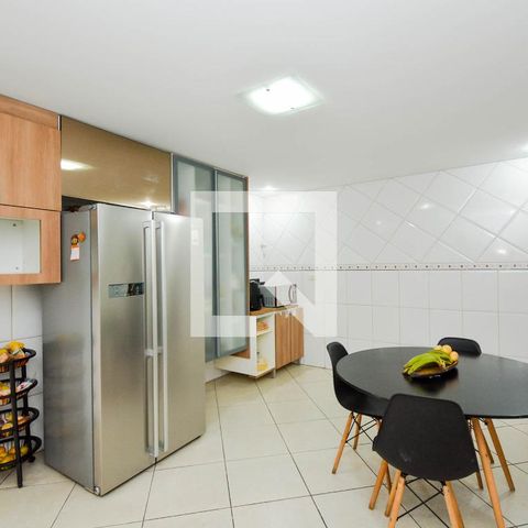 Casa à venda com 218m², 4 quartos e 3 vagasCozinha