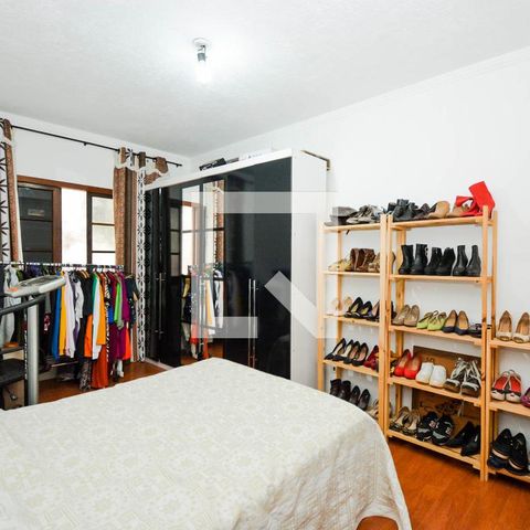 Casa à venda com 218m², 4 quartos e 3 vagasQuarto 2