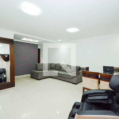 Casa à venda com 218m², 4 quartos e 3 vagasSala