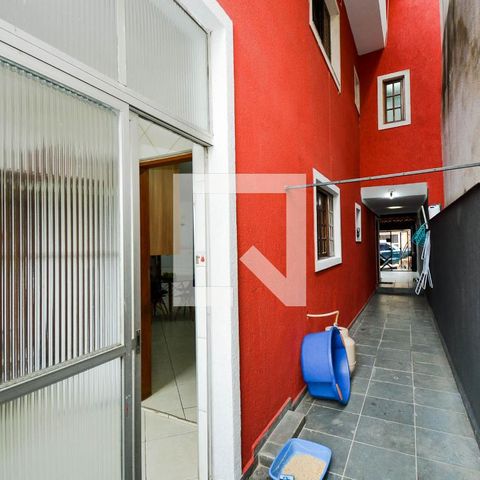 Casa à venda com 218m², 4 quartos e 3 vagasCorredor Lateral 