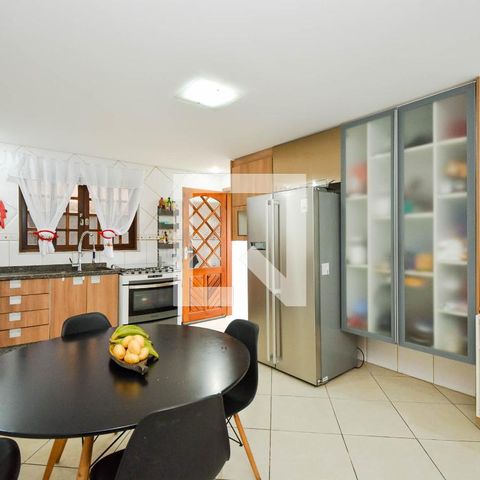 Casa à venda com 218m², 4 quartos e 3 vagasCozinha