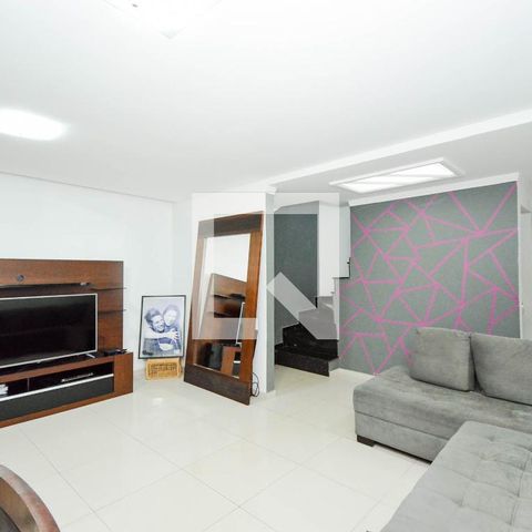 Casa à venda com 218m², 4 quartos e 3 vagasSala