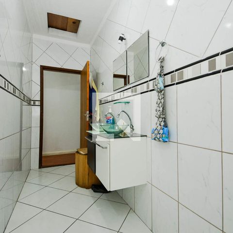 Casa à venda com 218m², 4 quartos e 3 vagasBanheiro Social