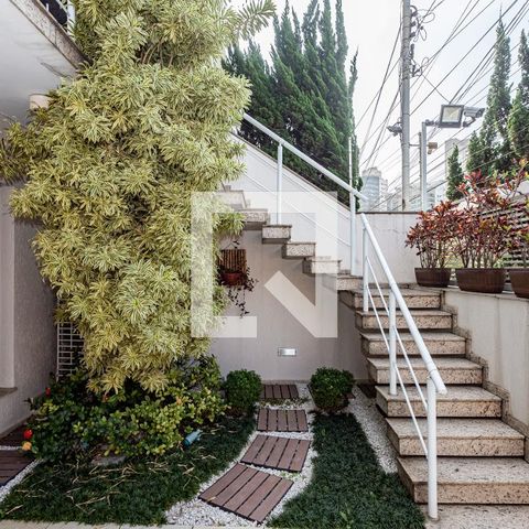 Casa para alugar com 223m², 3 quartos e 4 vagas Casa para alugar com 223m², 3 quartos e 4 vagasGAragem