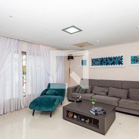 Casa para alugar com 223m², 3 quartos e 4 vagas Casa para alugar com 223m², 3 quartos e 4 vagasSala