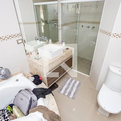 Casa para alugar com 223m², 3 quartos e 4 vagas Casa para alugar com 223m², 3 quartos e 4 vagasBanheiro Suite