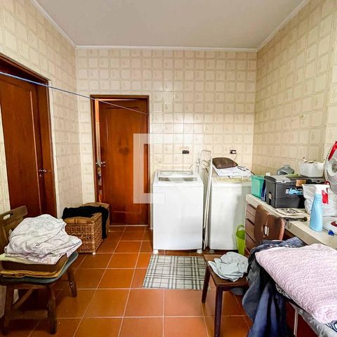 Casa à venda com 500m², 4 quartos e 5 vagas Casa à venda com 500m², 4 quartos e 5 vagasÁrea de Serviço