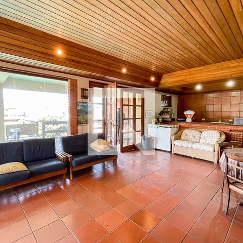 Casa à venda com 500m², 4 quartos e 5 vagas Casa à venda com 500m², 4 quartos e 5 vagasÁrea comum