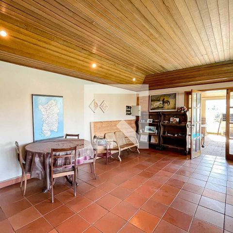 Casa à venda com 500m², 4 quartos e 5 vagas Casa à venda com 500m², 4 quartos e 5 vagasÁrea comum