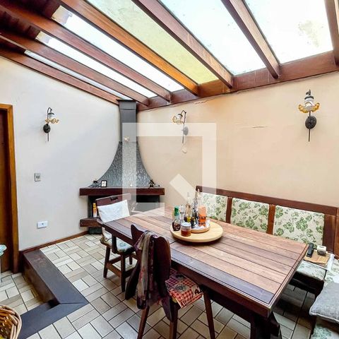 Casa à venda com 500m², 4 quartos e 5 vagas Casa à venda com 500m², 4 quartos e 5 vagasCozinha