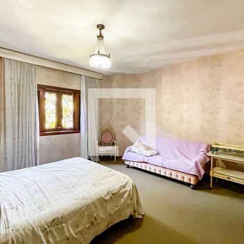 Casa à venda com 500m², 4 quartos e 5 vagas Casa à venda com 500m², 4 quartos e 5 vagasQuarto 2