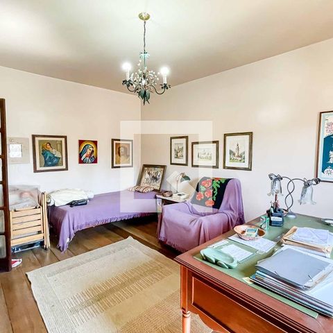 Casa à venda com 500m², 4 quartos e 5 vagas Casa à venda com 500m², 4 quartos e 5 vagasQuarto 1