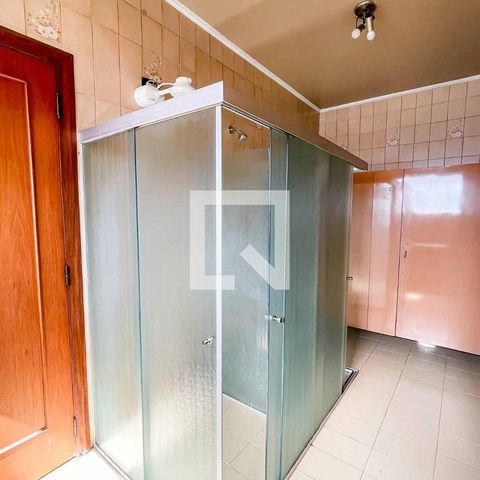 Casa à venda com 500m², 4 quartos e 5 vagas Casa à venda com 500m², 4 quartos e 5 vagasBanheiro 3