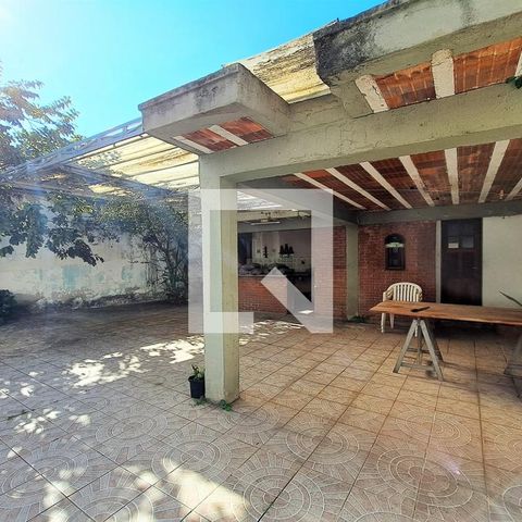 Casa à venda com 90m², 4 quartos e 2 vagasQuintal