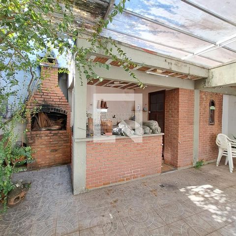 Casa à venda com 90m², 4 quartos e 2 vagasChurrasqueira