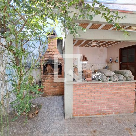 Casa à venda com 90m², 4 quartos e 2 vagasChurrasqueira