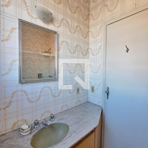 Casa à venda com 90m², 4 quartos e 2 vagasBanheiro 1