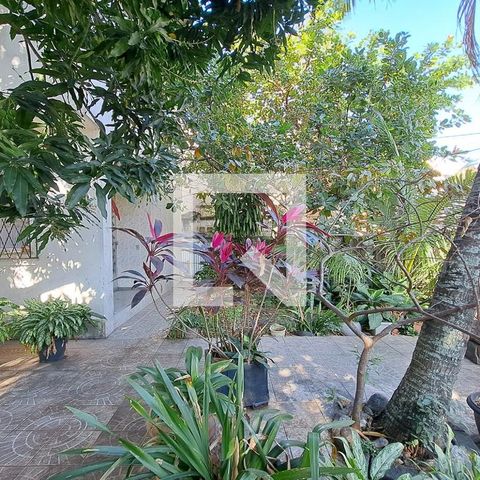 Casa à venda com 90m², 4 quartos e 2 vagasQuintal