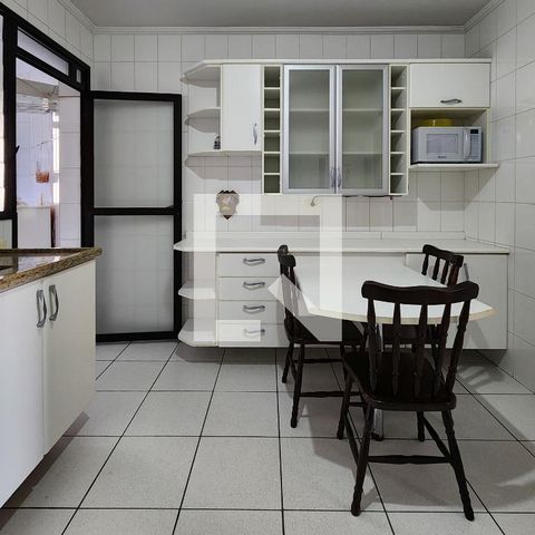 Apartamento à venda com 125m², 4 quartos e 2 vagasCozinha
