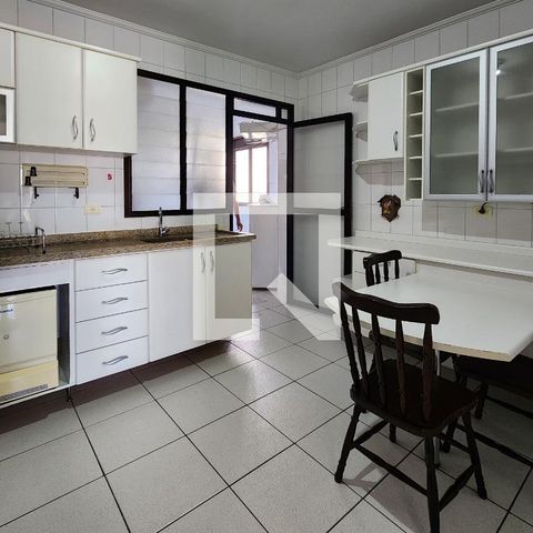Apartamento à venda com 125m², 4 quartos e 2 vagasCozinha