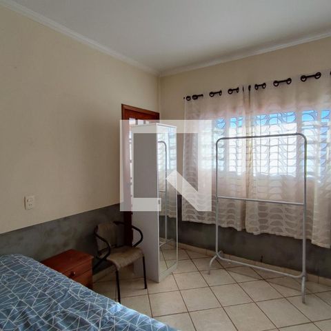 Casa para alugar com 40m², 1 quarto e sem vagaSala - Quarto