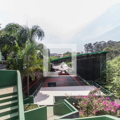 Casa à venda com 645m², 7 quartos e 3 vagasQuadra Esportiva