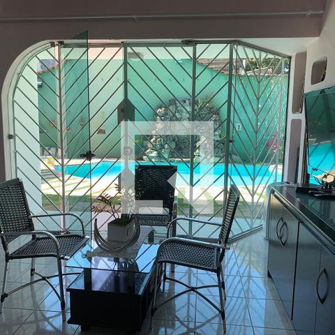 Casa para alugar com 492m², 3 quartos e 5 vagassala 2
