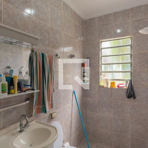 Casa à venda com 300m², 3 quartos e 1 vagaBanheiro